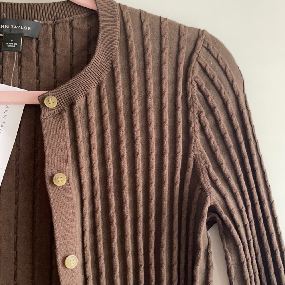 ANN TAYLOR Cardigan NWT